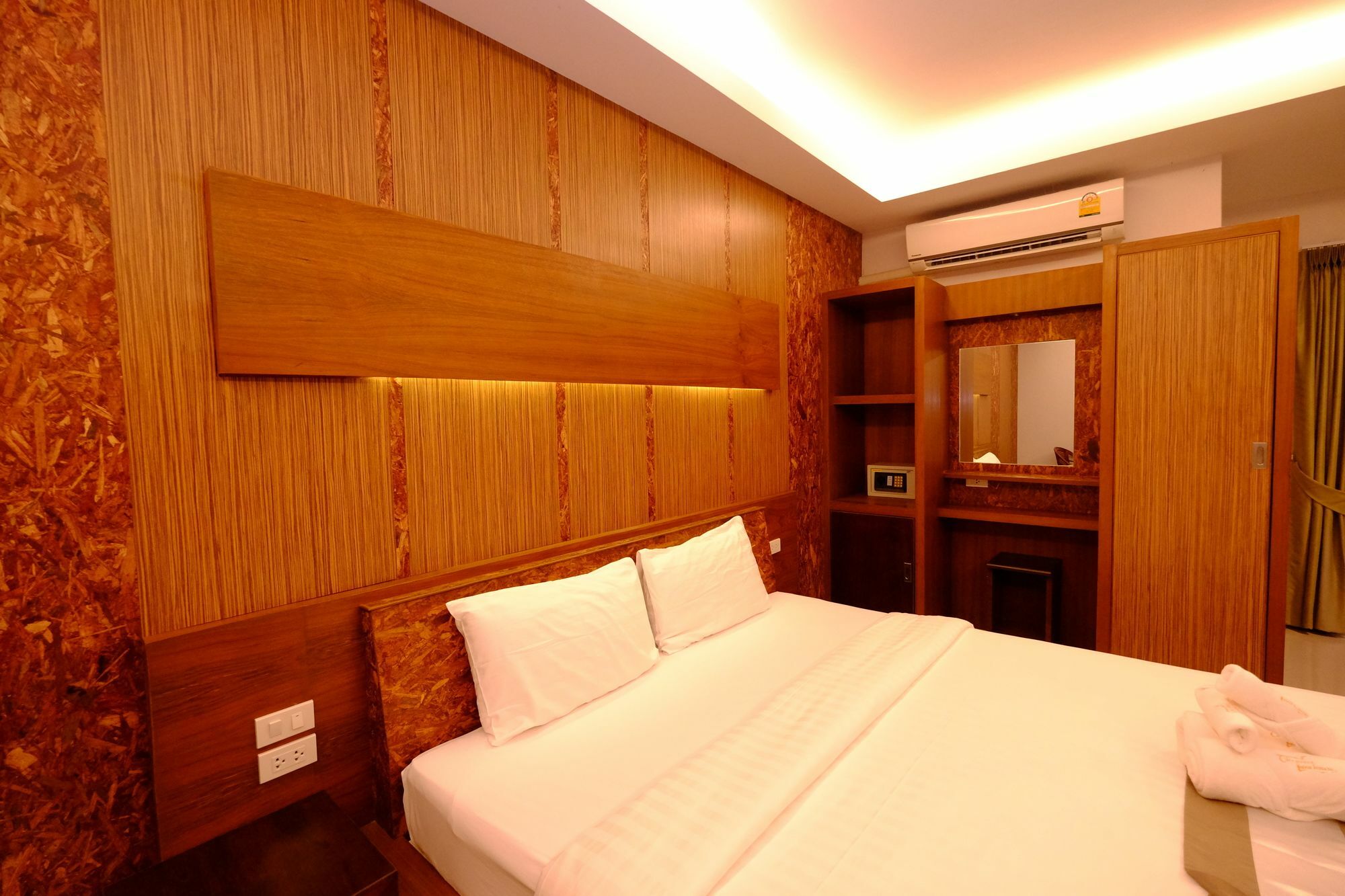 The Peace Tara House Hotel Koh Lanta Ngoại thất bức ảnh